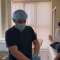 Хирург Малик Хамирзаевич проводит мини операцию хирургу Насрудину Магомедовичу